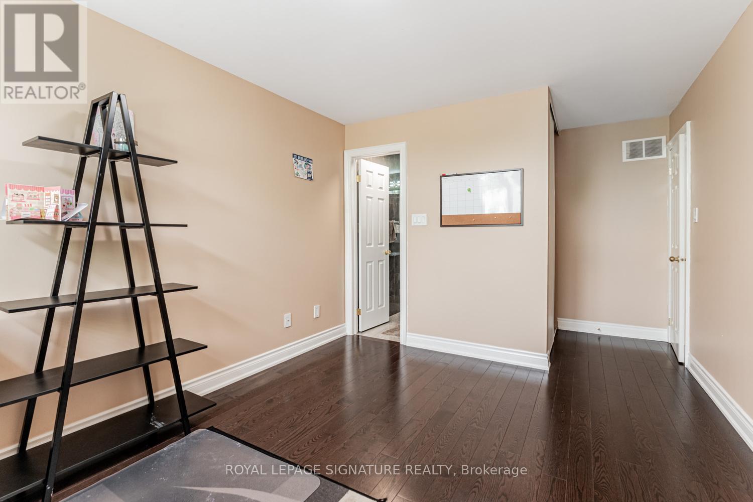 5 Sandcherry Avenue, Markham, Ontario  L3S 4B3 - Photo 17 - N12490104