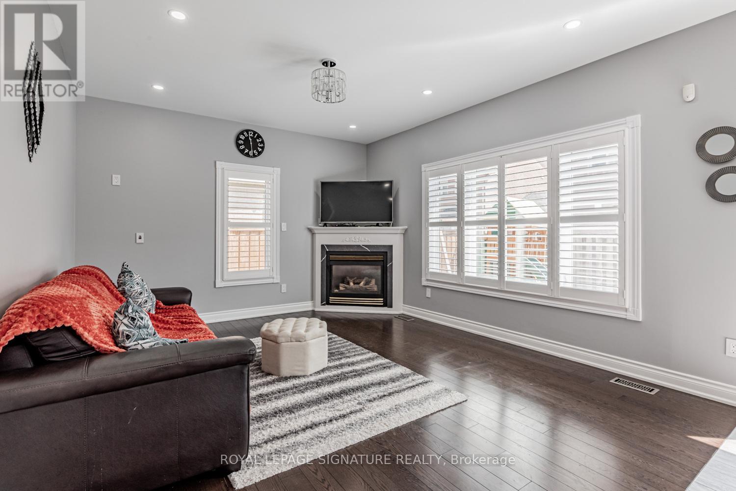 5 Sandcherry Avenue, Markham, Ontario  L3S 4B3 - Photo 8 - N12490104