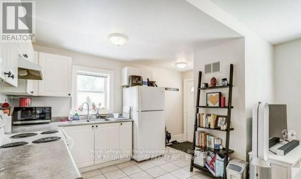 81 Wellington Street E, Aurora, Ontario  L4G 1H7 - Photo 9 - N12490170