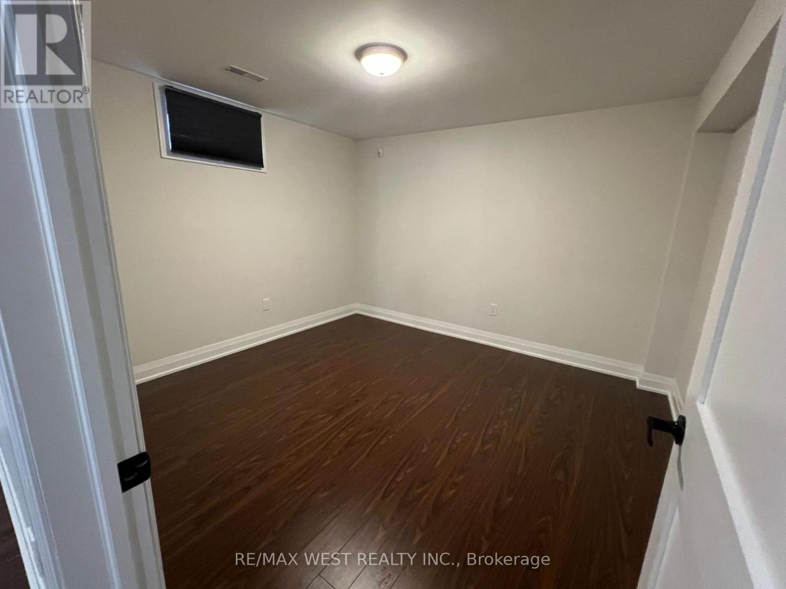 123 Carmen Crescent, Vaughan, Ontario  L4L 5P1 - Photo 6 - N12490198