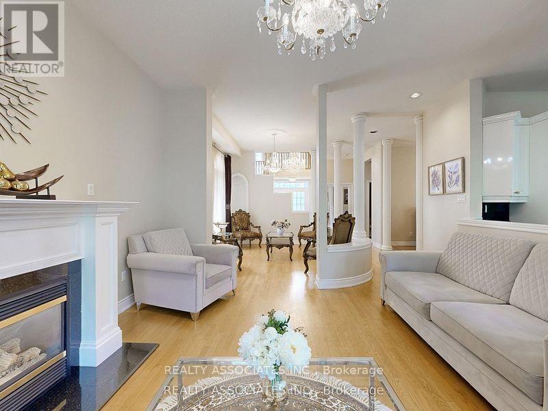 2 Lord Nelson Court, Richmond Hill, Ontario  L4S 1Y1 - Photo 10 - N12490214