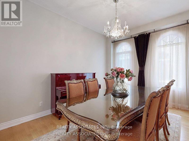 2 Lord Nelson Court, Richmond Hill, Ontario  L4S 1Y1 - Photo 16 - N12490214