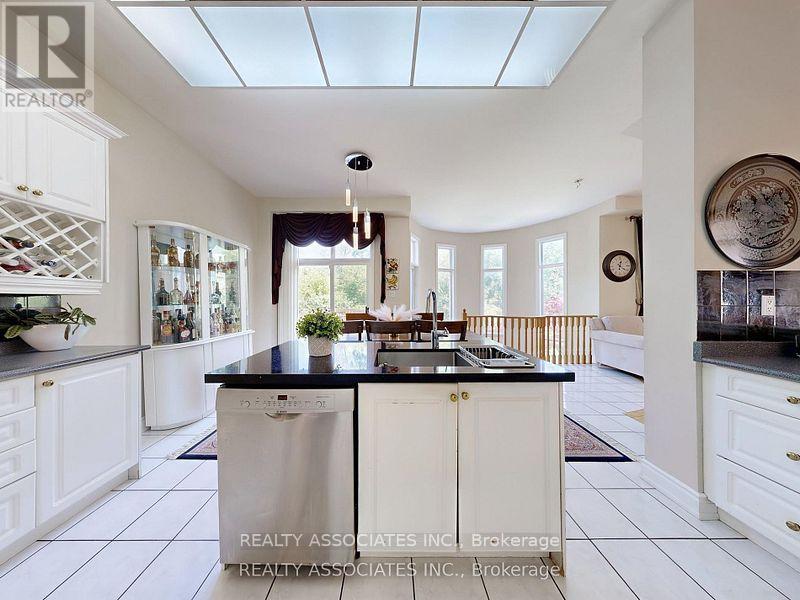 2 Lord Nelson Court, Richmond Hill, Ontario  L4S 1Y1 - Photo 23 - N12490214