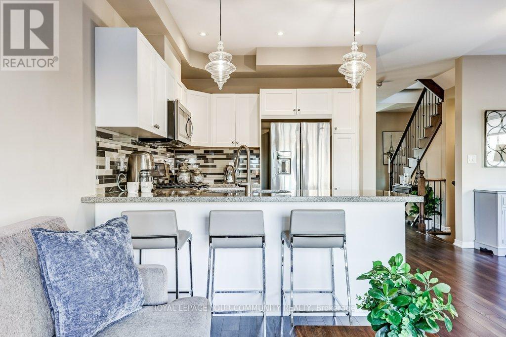 98 Kellington Trail, Whitchurch-Stouffville (Stouffville), Ontario  L4A 1X6 - Photo 12 - N12490244