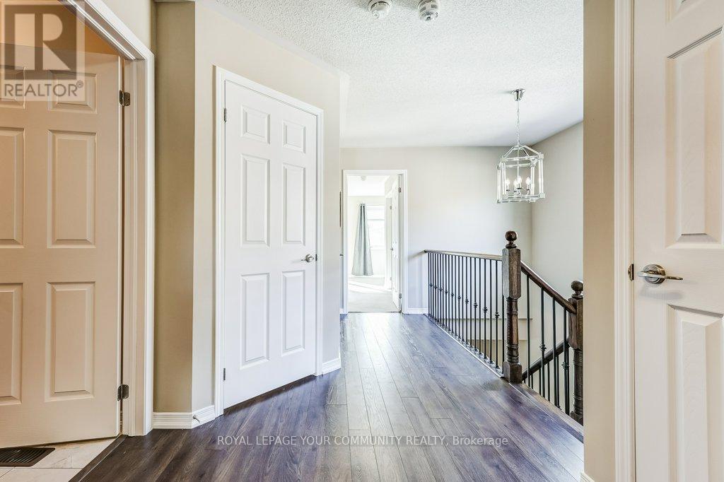 98 Kellington Trail, Whitchurch-Stouffville (Stouffville), Ontario  L4A 1X6 - Photo 17 - N12490244