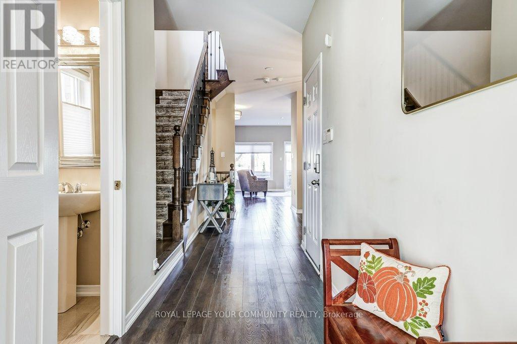 98 Kellington Trail, Whitchurch-Stouffville (Stouffville), Ontario  L4A 1X6 - Photo 2 - N12490244