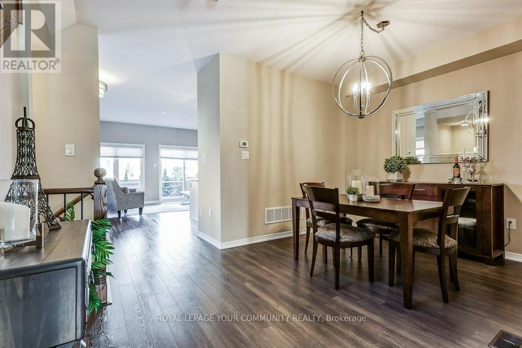 98 Kellington Trail, Whitchurch-Stouffville (Stouffville), Ontario  L4A 1X6 - Photo 4 - N12490244