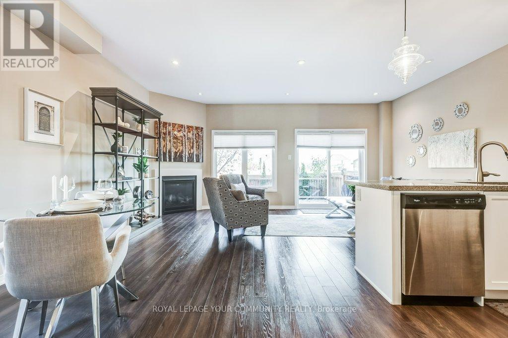 98 Kellington Trail, Whitchurch-Stouffville (Stouffville), Ontario  L4A 1X6 - Photo 8 - N12490244