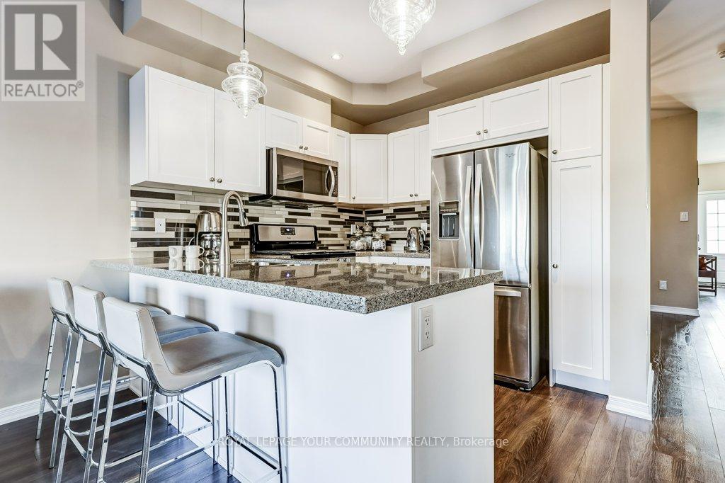 98 Kellington Trail, Whitchurch-Stouffville (Stouffville), Ontario  L4A 1X6 - Photo 9 - N12490244