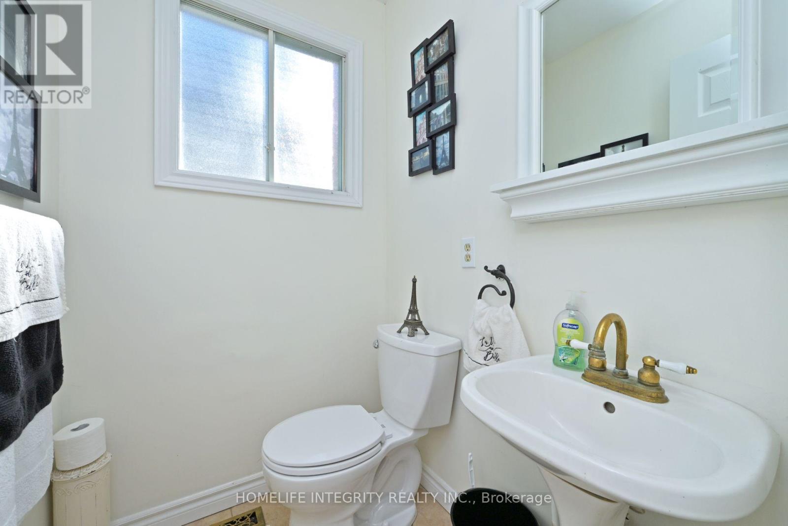 9 Greenaway Street, New Tecumseth, Ontario  L0G 1W0 - Photo 17 - N12490252