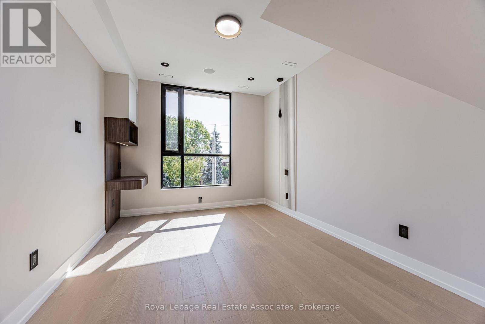 953 Halliday Avenue, Mississauga, Ontario  L5E 1P4 - Photo 20 - W12487767