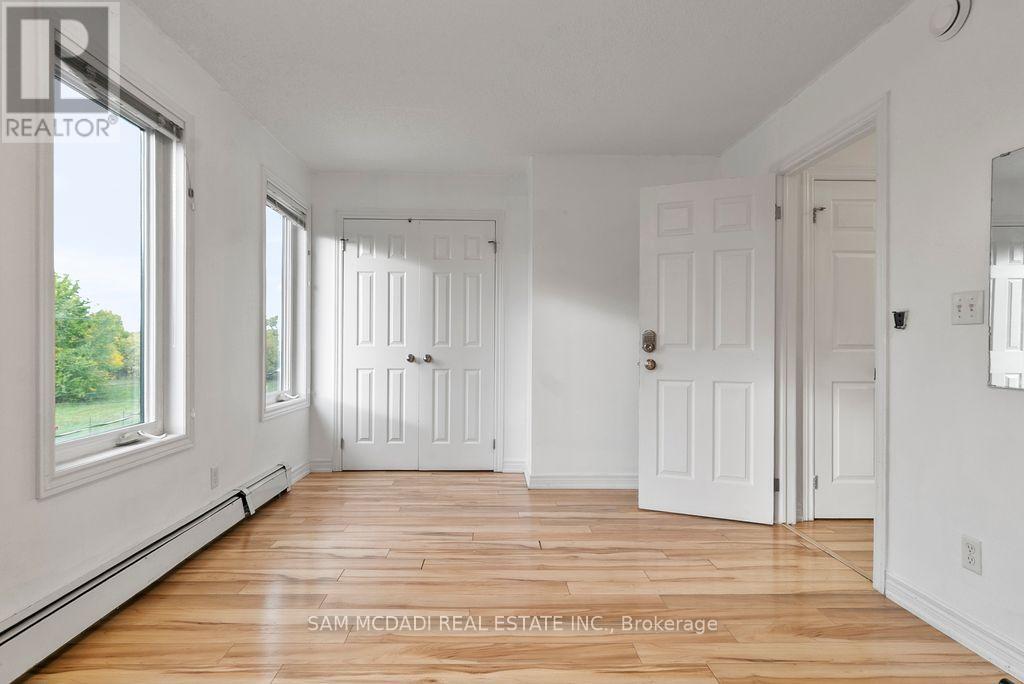 40 Tasker Street, St. Catharines, Ontario  L2R 3Z8 - Photo 8 - X12484730