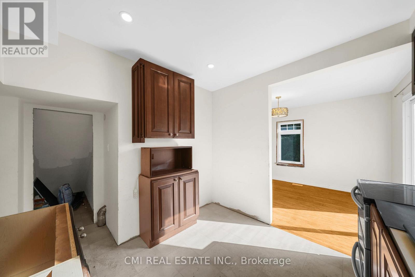 43 Perry Street, Barrie (Queen's Park), Ontario  L4N 2G2 - Photo 14 - S12489984