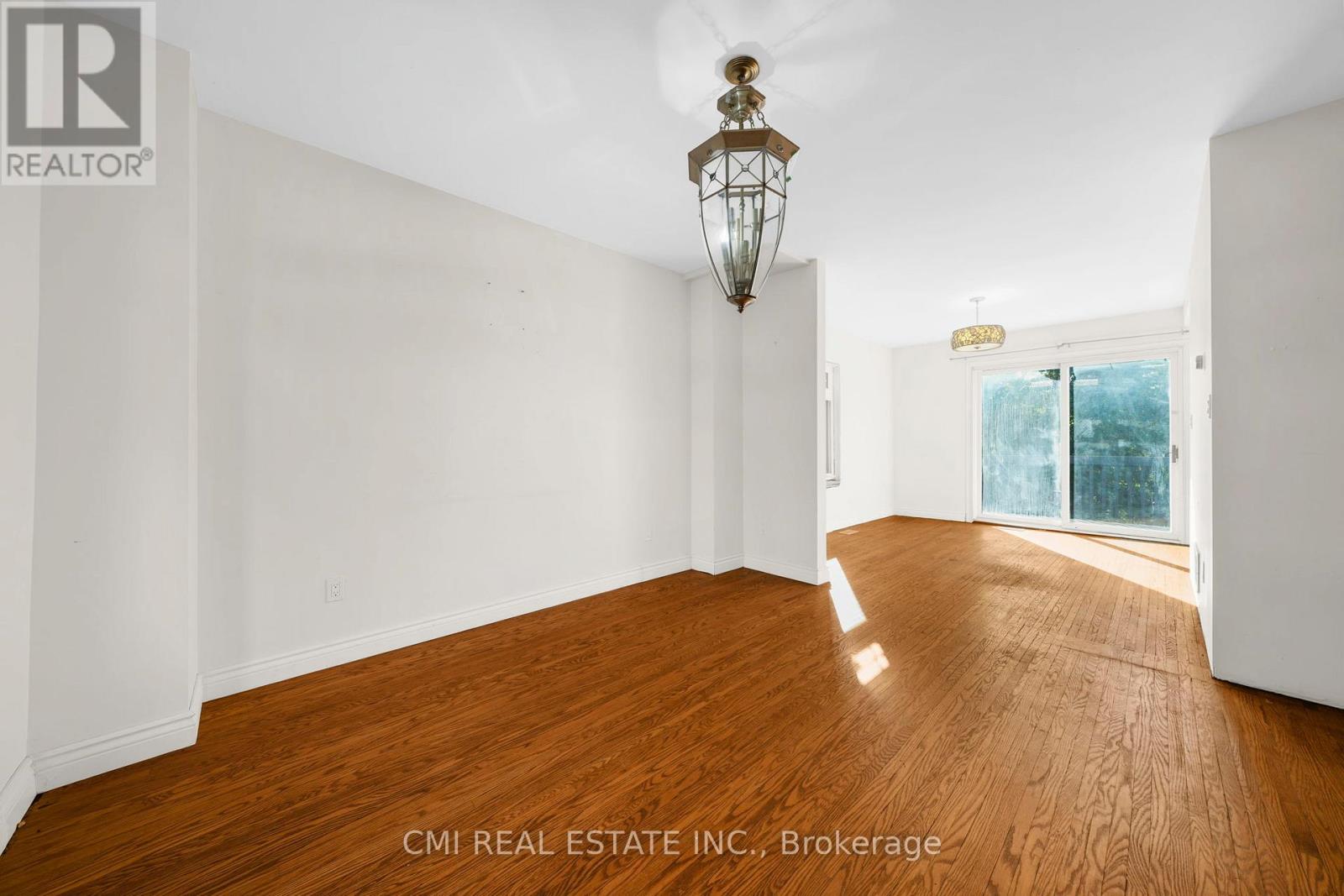 43 Perry Street, Barrie (Queen's Park), Ontario  L4N 2G2 - Photo 9 - S12489984