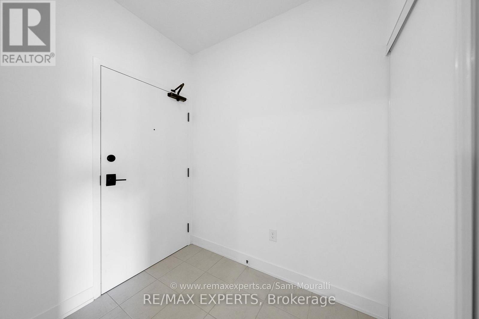 207 - 6 Spice Way, Barrie, Ontario  L9J 0J9 - Photo 13 - S12490156