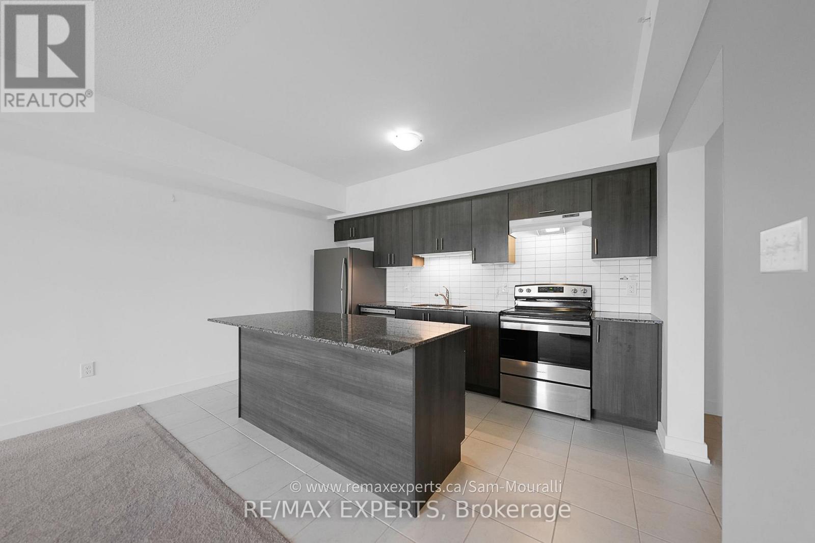 207 - 6 Spice Way, Barrie, Ontario  L9J 0J9 - Photo 14 - S12490156