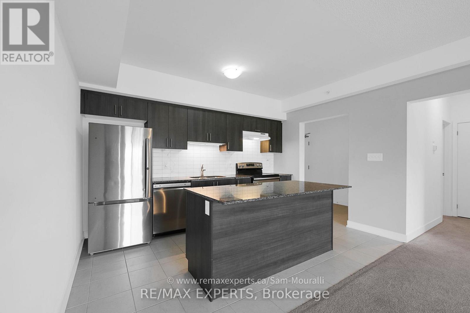 207 - 6 Spice Way, Barrie, Ontario  L9J 0J9 - Photo 17 - S12490156