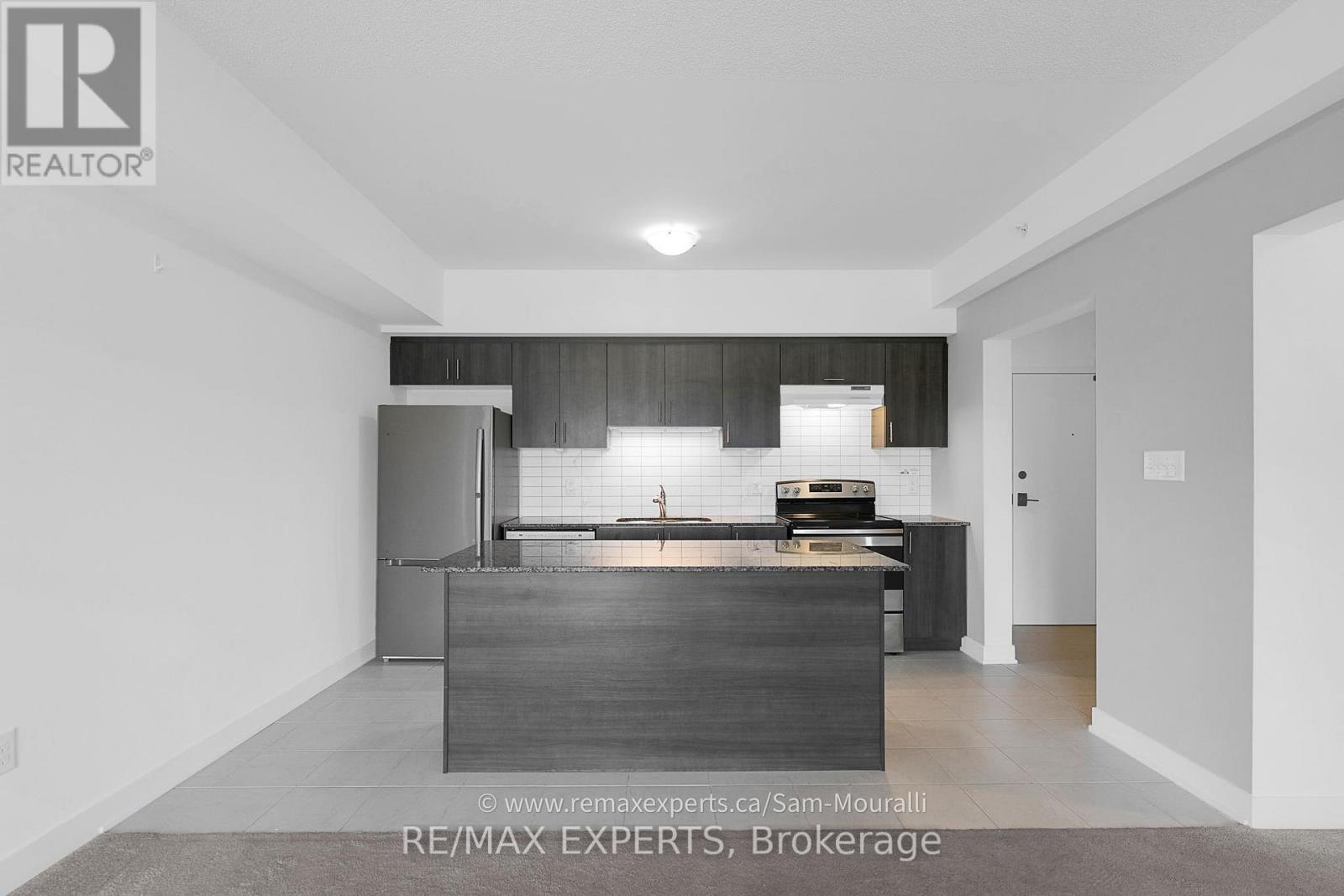 207 - 6 Spice Way, Barrie, Ontario  L9J 0J9 - Photo 19 - S12490156