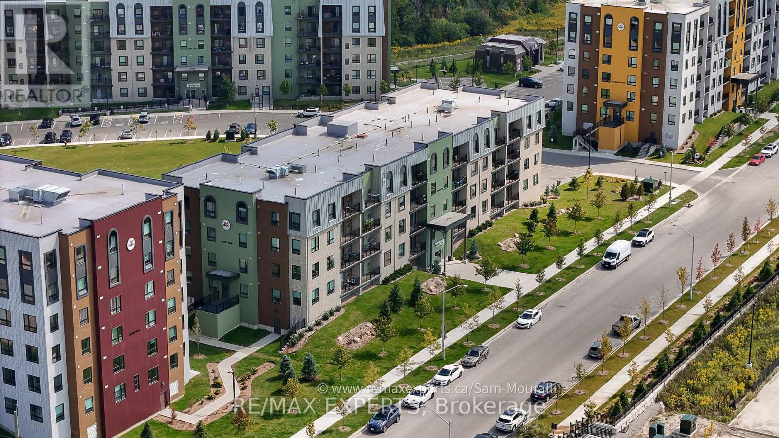 207 - 6 Spice Way, Barrie, Ontario  L9J 0J9 - Photo 2 - S12490156