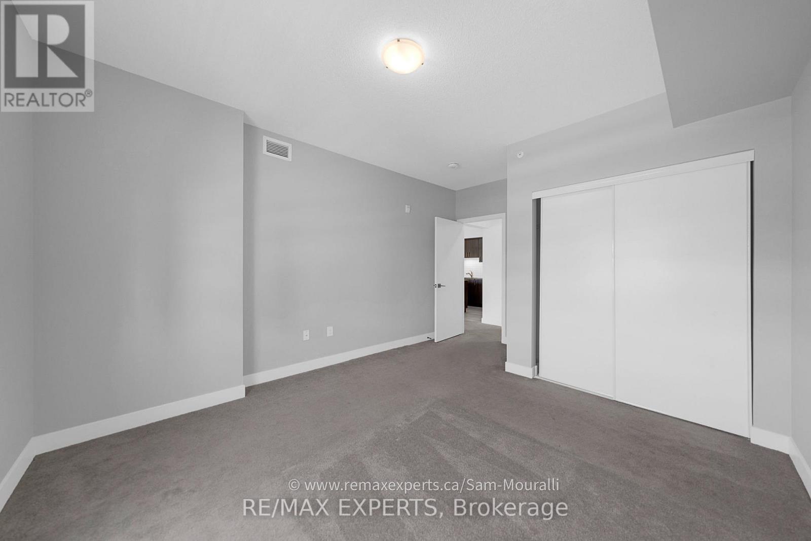 207 - 6 Spice Way, Barrie, Ontario  L9J 0J9 - Photo 30 - S12490156