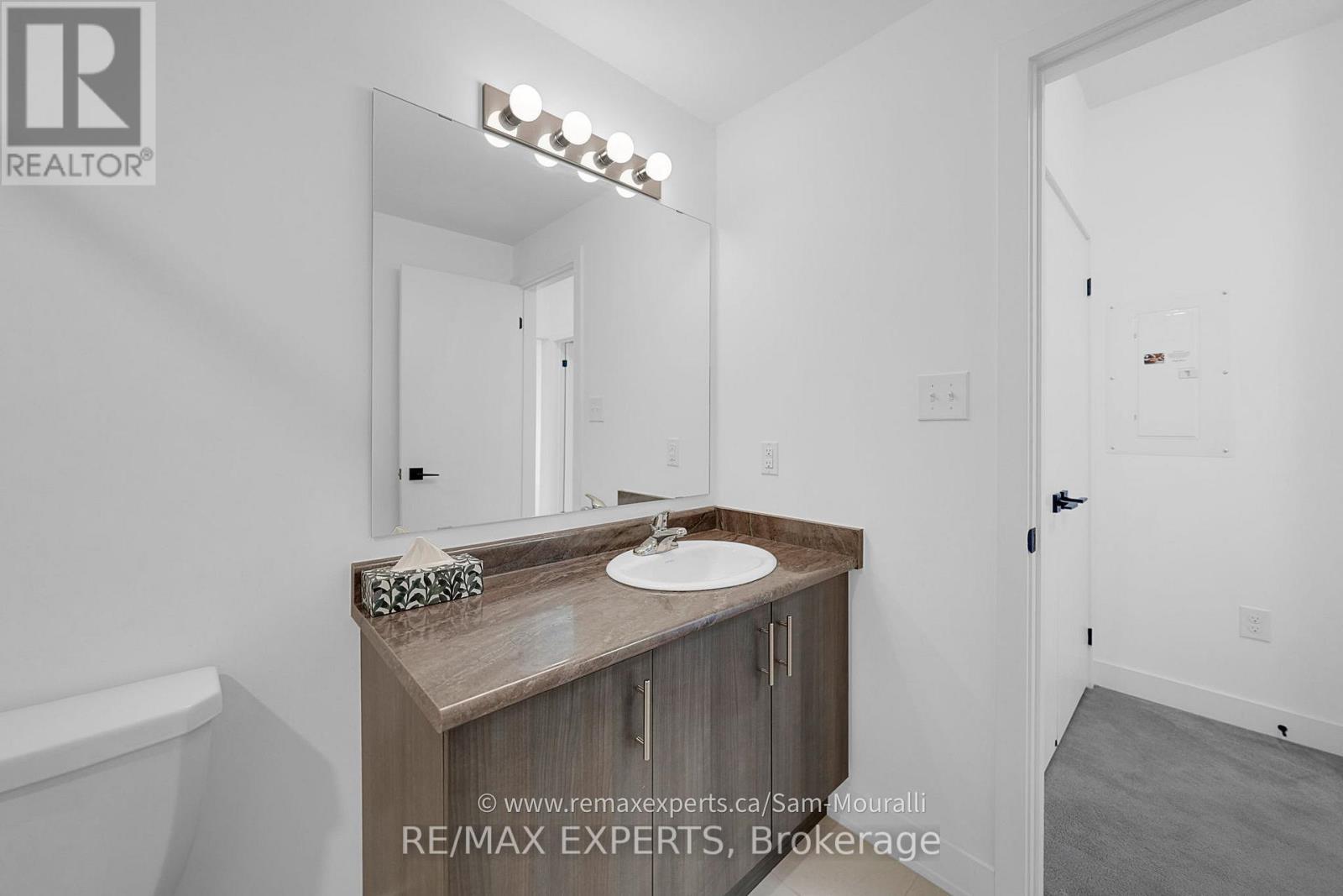 207 - 6 Spice Way, Barrie, Ontario  L9J 0J9 - Photo 33 - S12490156