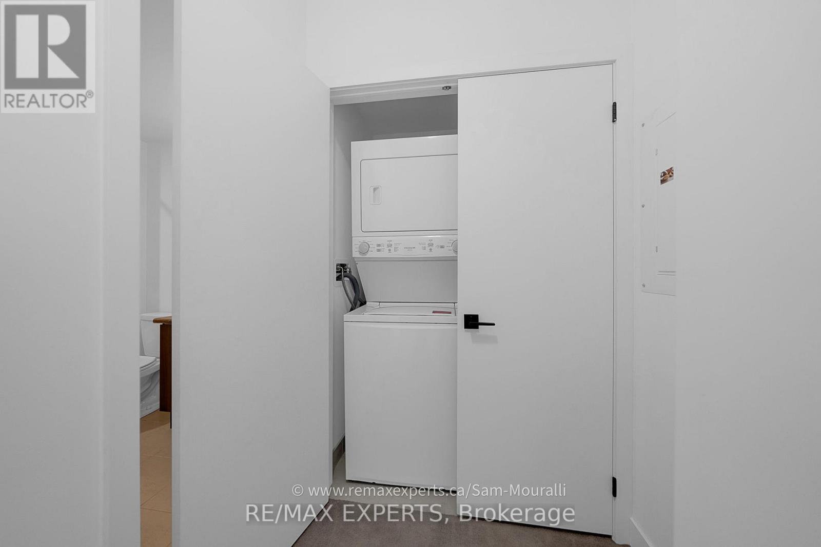 207 - 6 Spice Way, Barrie, Ontario  L9J 0J9 - Photo 35 - S12490156