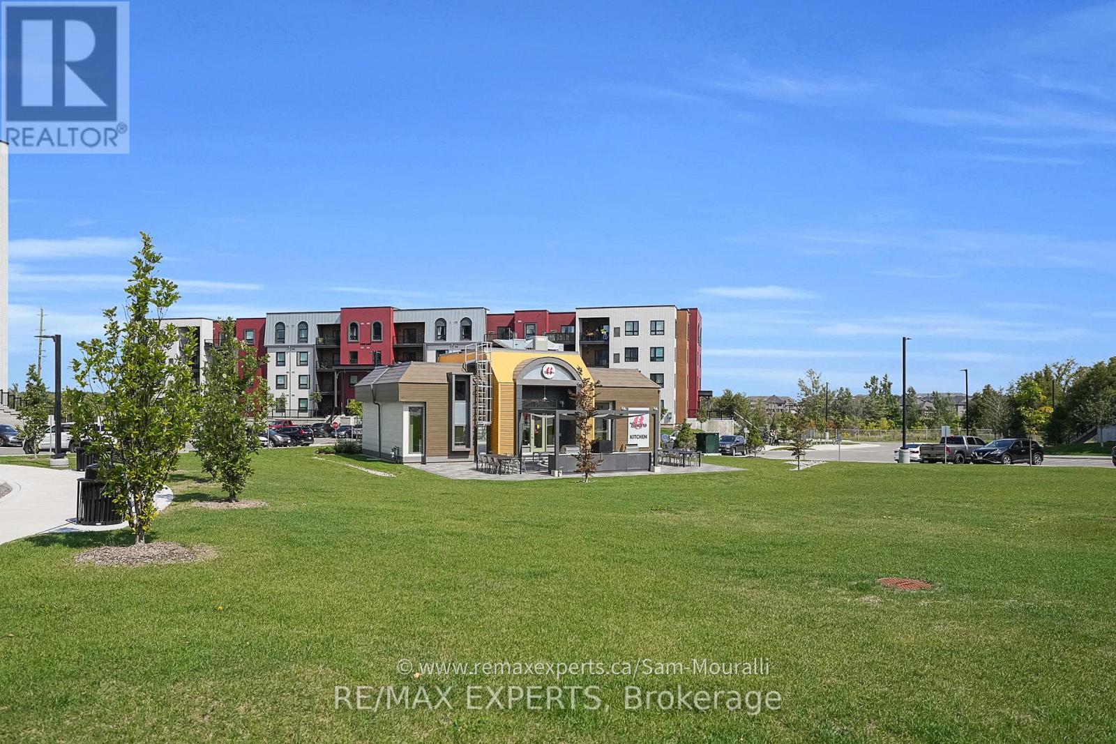 207 - 6 Spice Way, Barrie, Ontario  L9J 0J9 - Photo 5 - S12490156