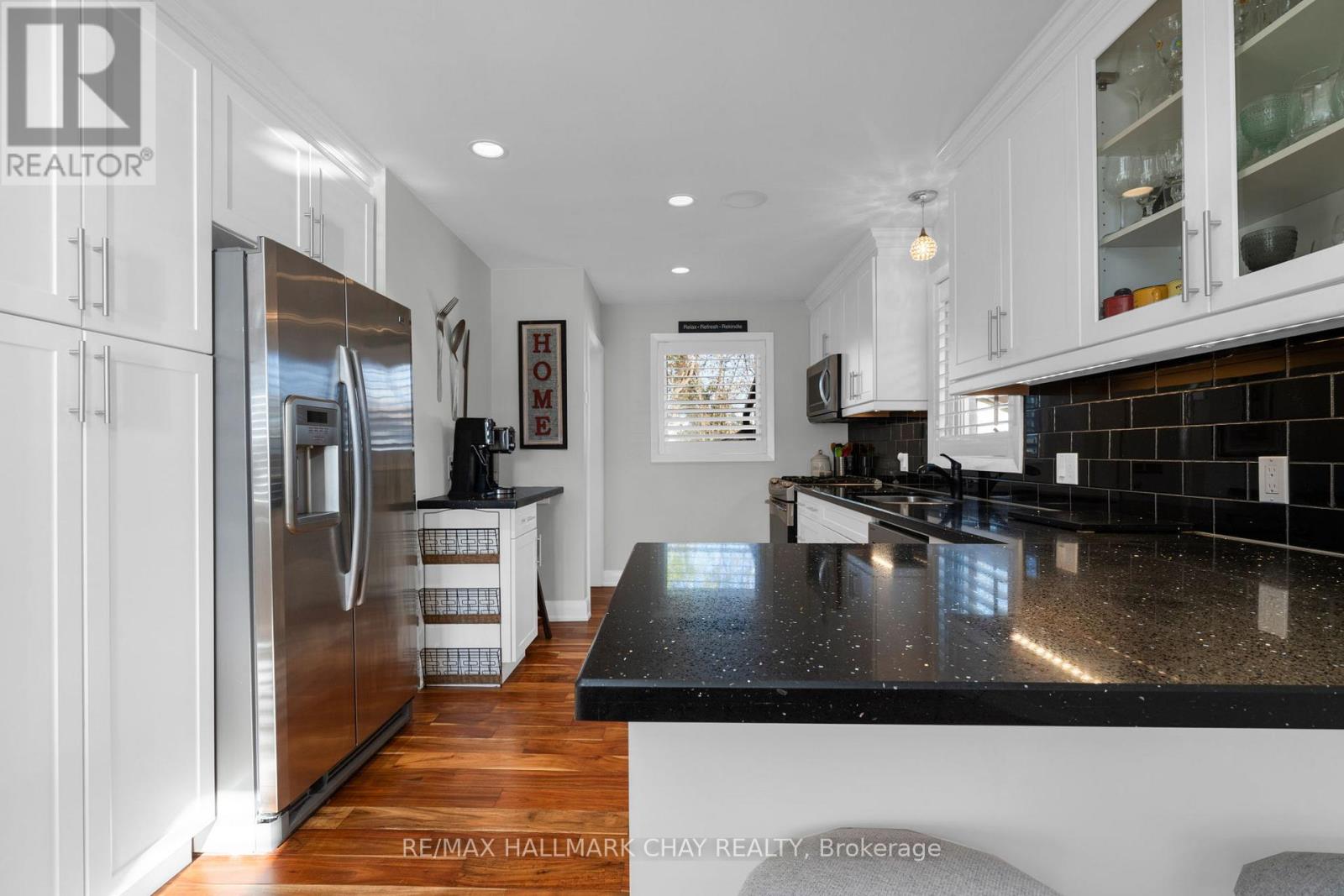 15 Bothwell Crescent, Barrie (Wellington), Ontario  L4M 2S7 - Photo 10 - S12490168