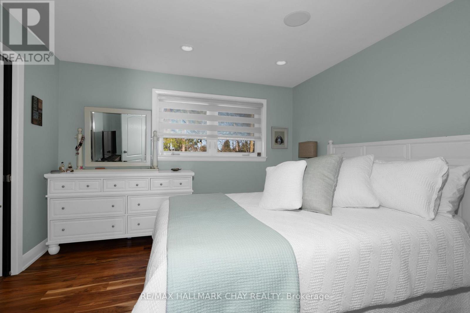 15 Bothwell Crescent, Barrie (Wellington), Ontario  L4M 2S7 - Photo 14 - S12490168