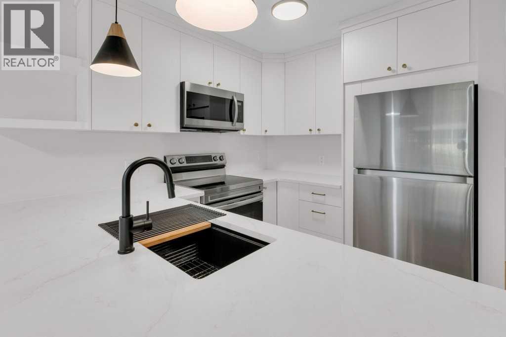 140, 30 Richard Court Sw, Calgary, Alberta  T3E 7N9 - Photo 3 - A2252935