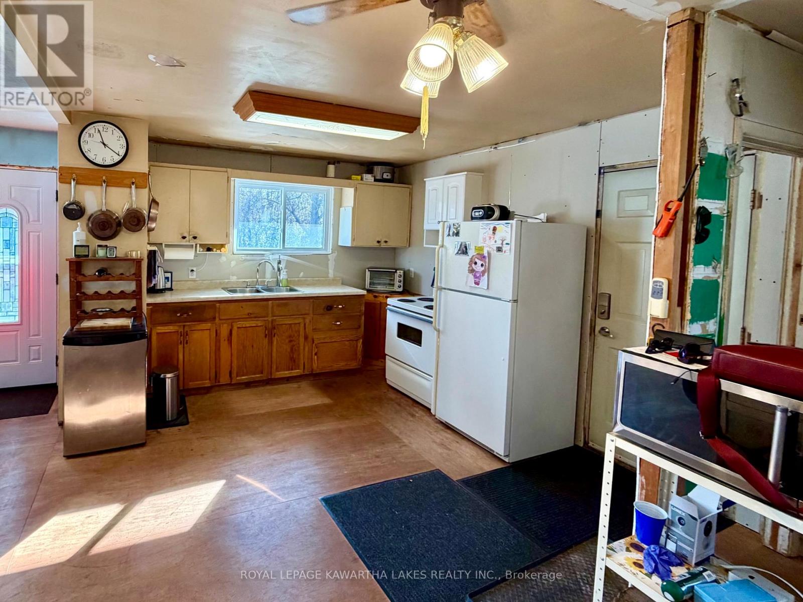 1721 Newton Street, Tay, Ontario  L0K 1N0 - Photo 12 - S12490278