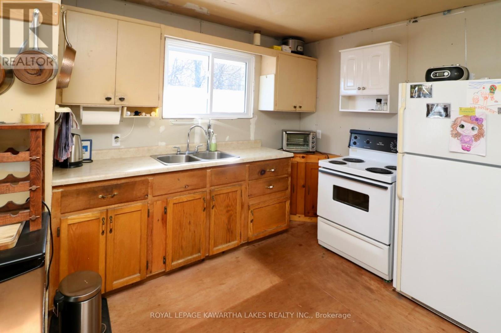 1721 Newton Street, Tay, Ontario  L0K 1N0 - Photo 15 - S12490278