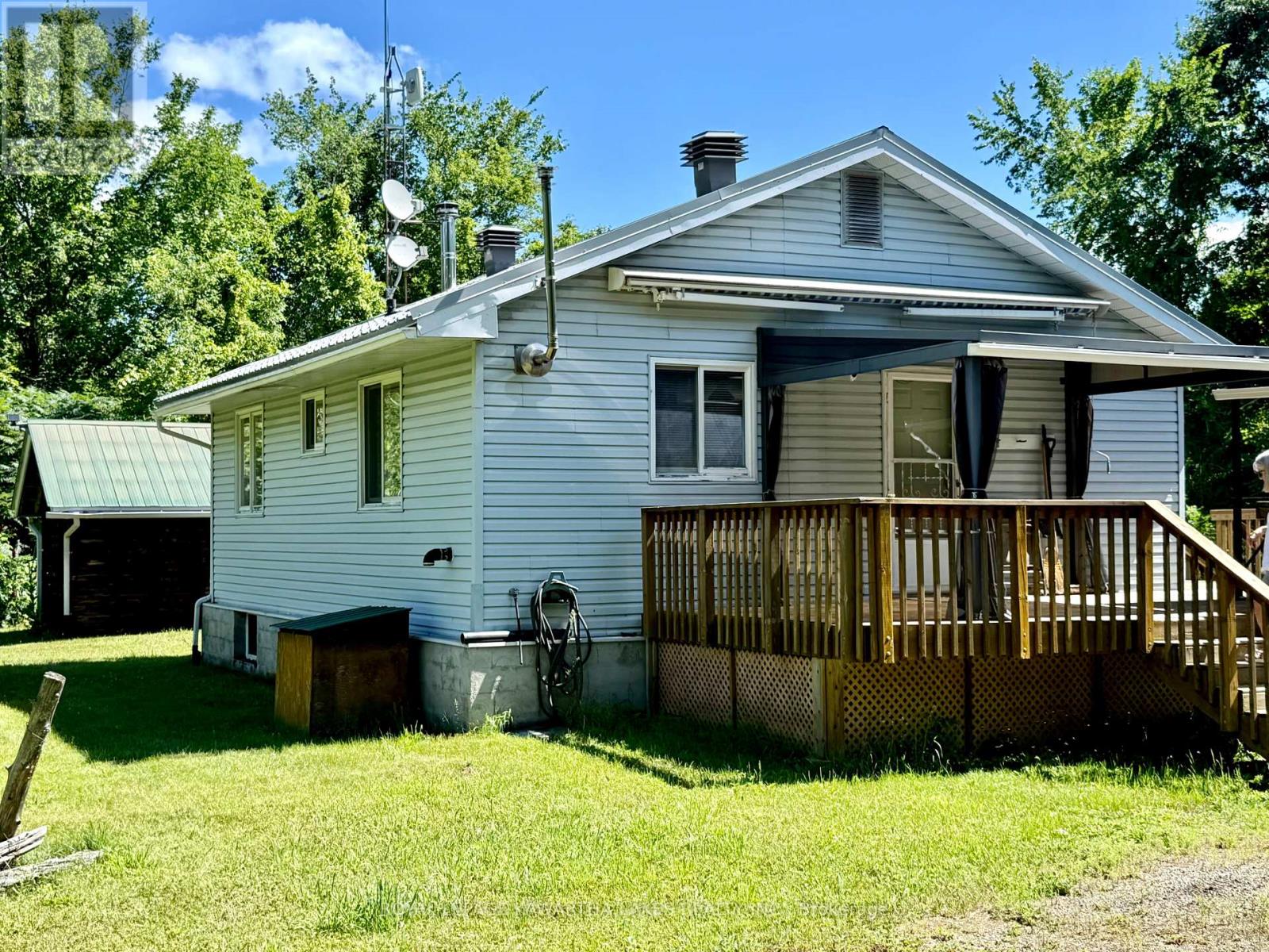 1721 Newton Street, Tay, Ontario  L0K 1N0 - Photo 7 - S12490278