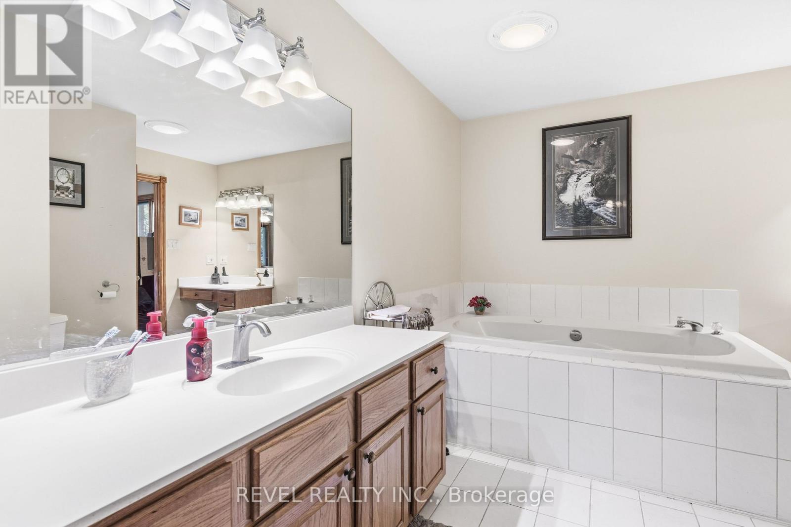 2371 County Rd 48 Road, Kawartha Lakes, Ontario K0M 2B0 - Photo 15 - X12490432