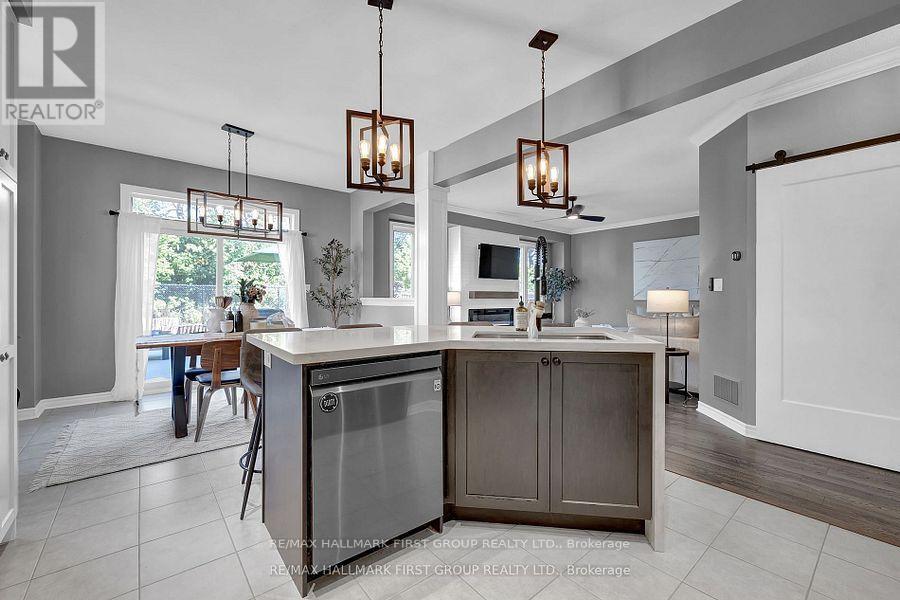 7 Primeau Crescent, Kawartha Lakes (Lindsay), Ontario  K9V 0M6 - Photo 11 - X12490448