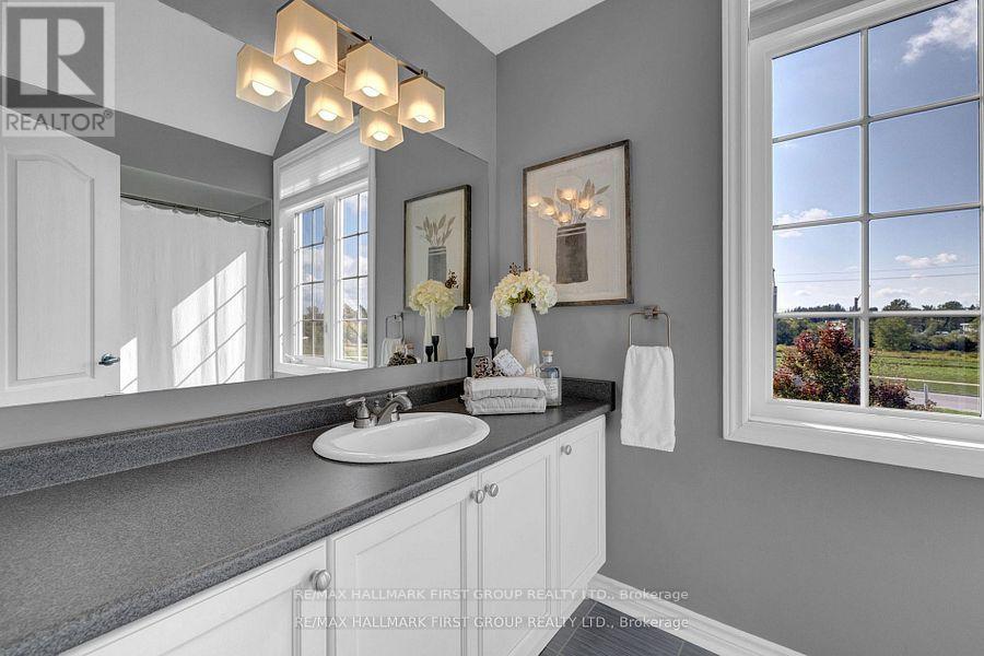 7 Primeau Crescent, Kawartha Lakes (Lindsay), Ontario  K9V 0M6 - Photo 33 - X12490448