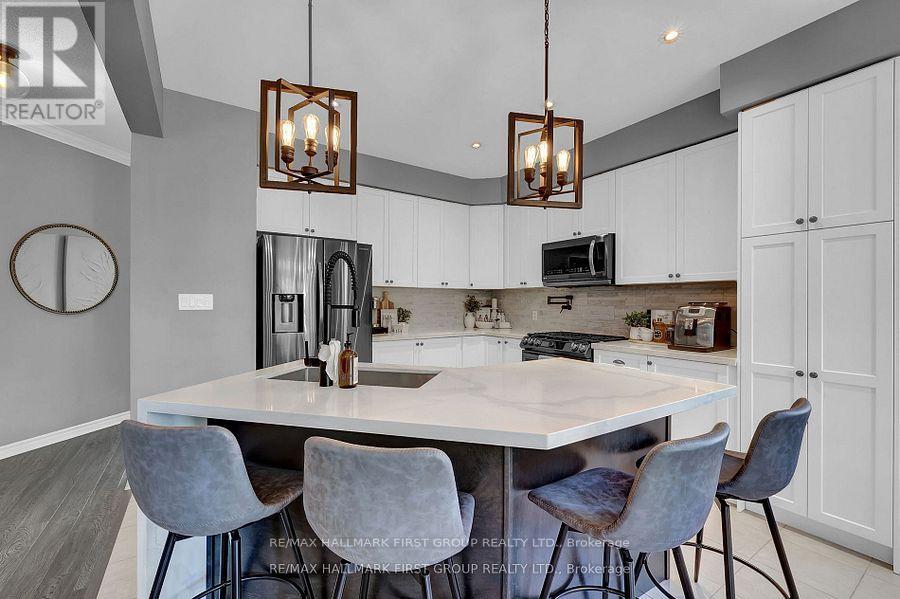 7 Primeau Crescent, Kawartha Lakes (Lindsay), Ontario  K9V 0M6 - Photo 7 - X12490448