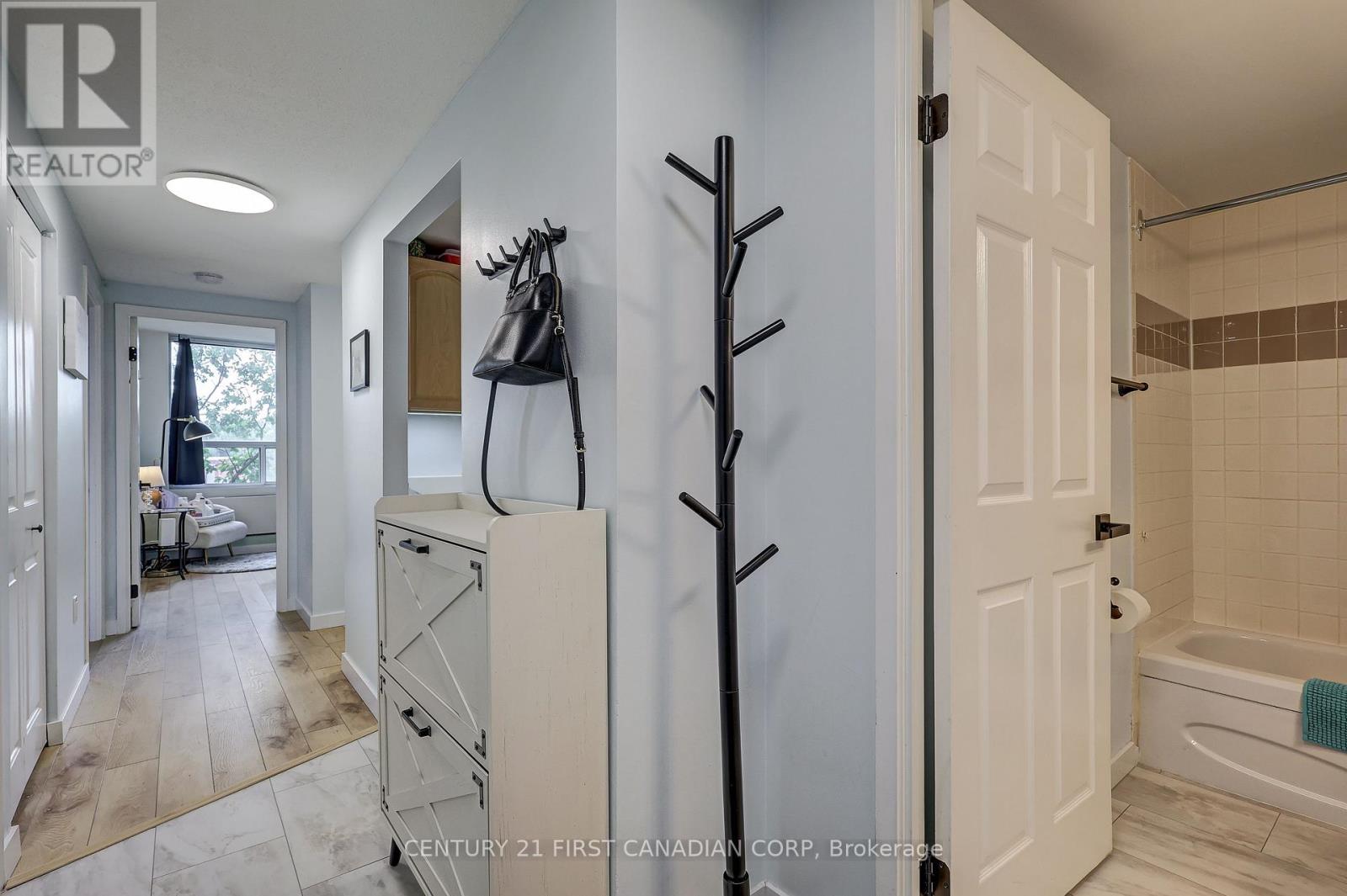 506 - 155 Kent Street, London East (East F), Ontario  N6A 5N7 - Photo 8 - X12490384