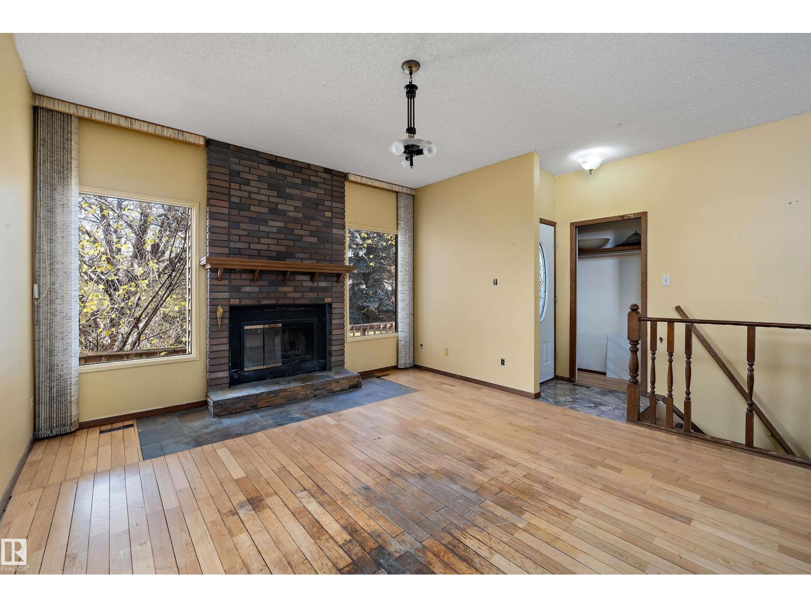 2031 104a St Nw, Edmonton, Alberta  T6J 5A6 - Photo 18 - E4463985