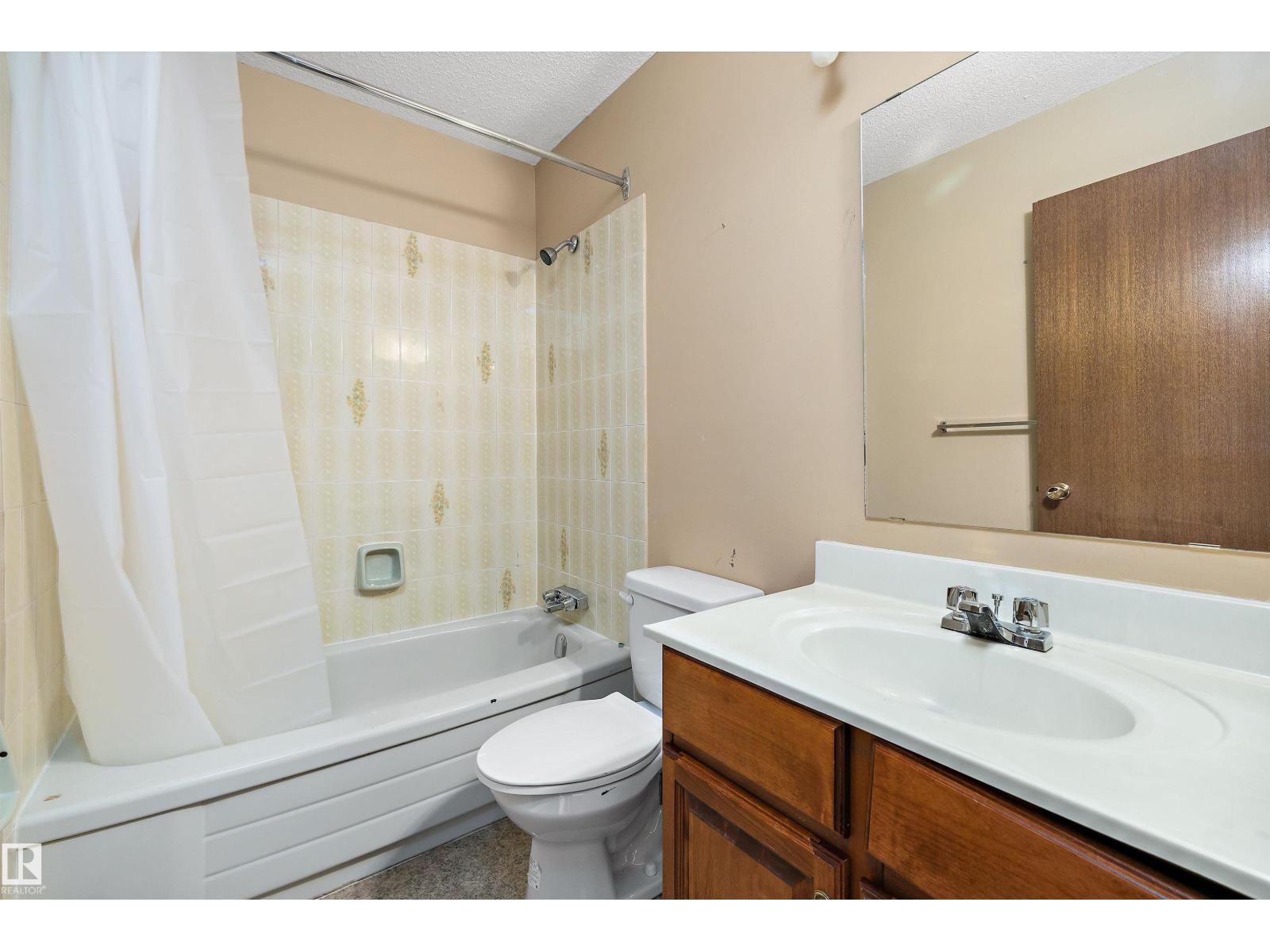 2031 104a St Nw, Edmonton, Alberta  T6J 5A6 - Photo 21 - E4463985