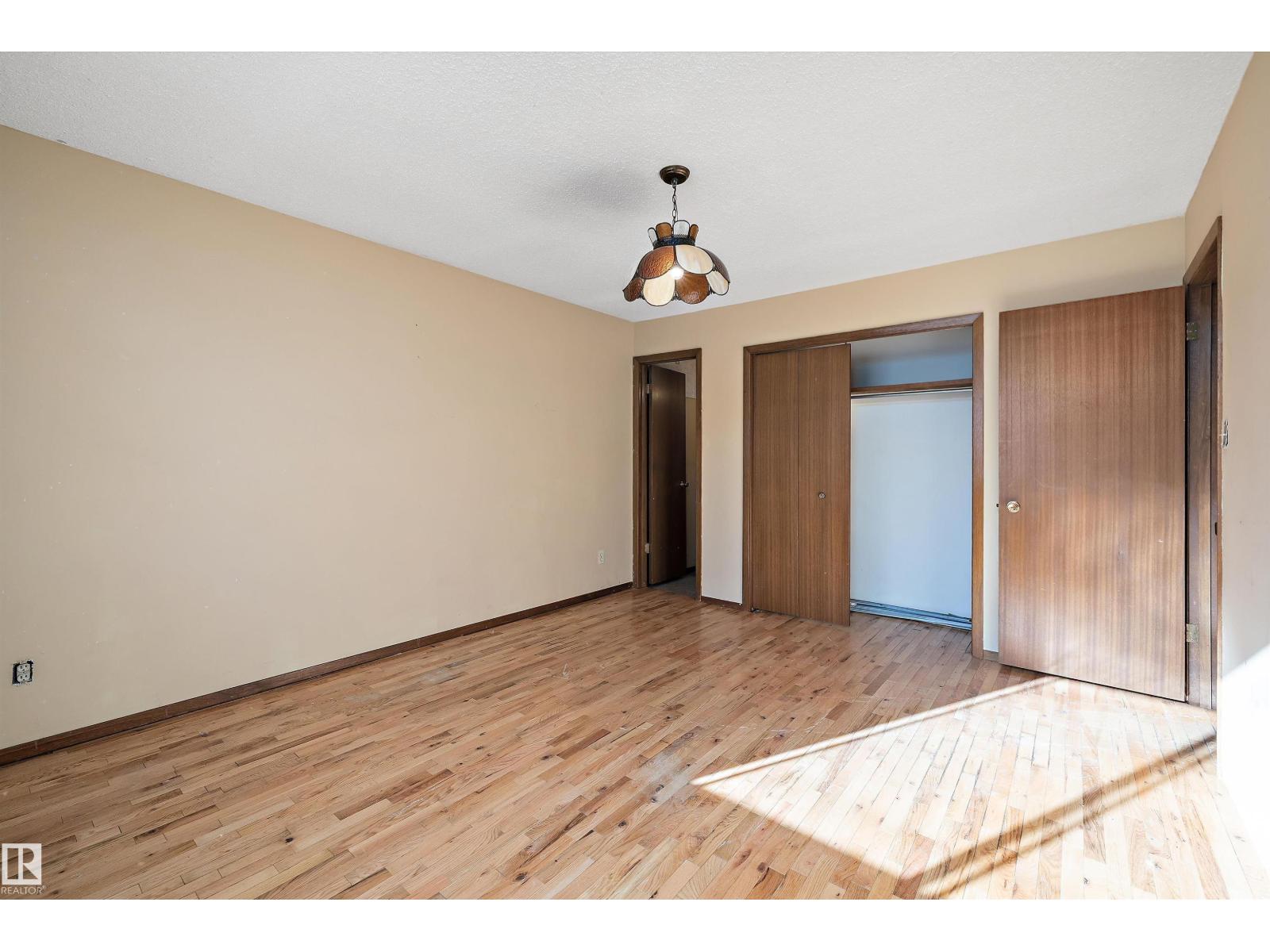 2031 104a St Nw, Edmonton, Alberta  T6J 5A6 - Photo 28 - E4463985