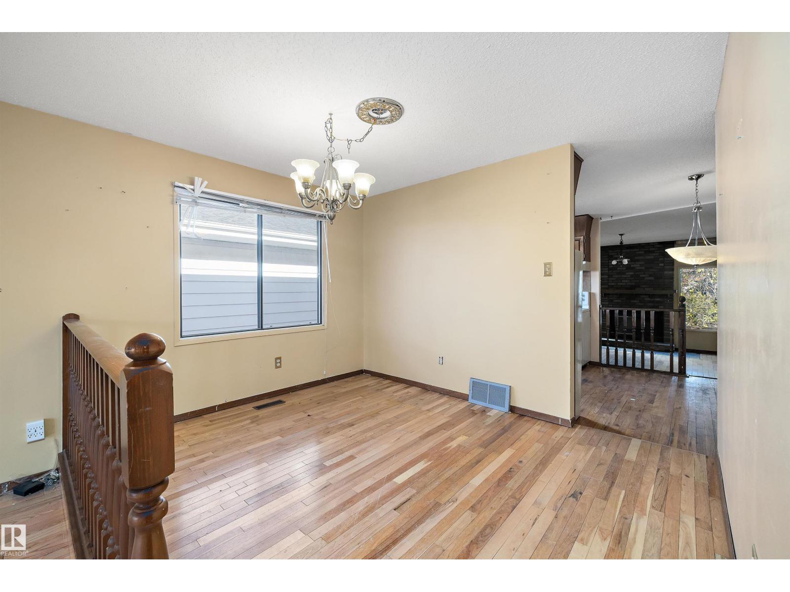 2031 104a St Nw, Edmonton, Alberta  T6J 5A6 - Photo 7 - E4463985