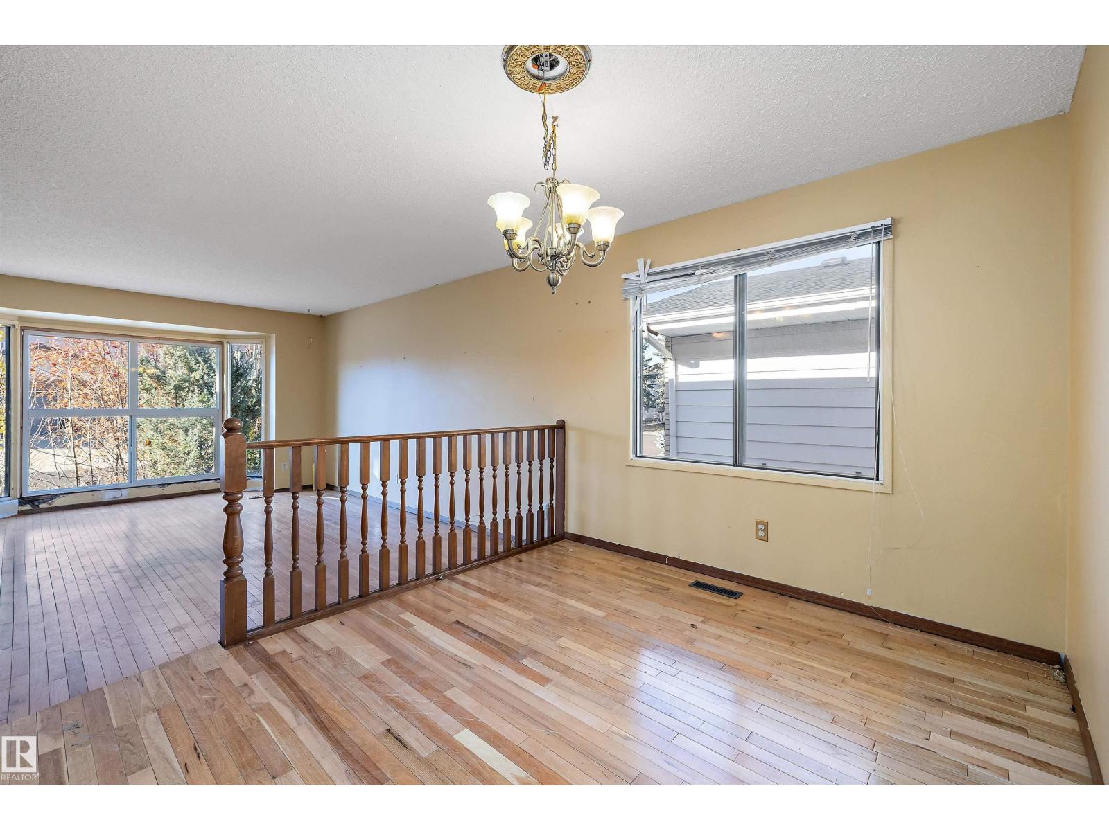 2031 104a St Nw, Edmonton, Alberta  T6J 5A6 - Photo 8 - E4463985