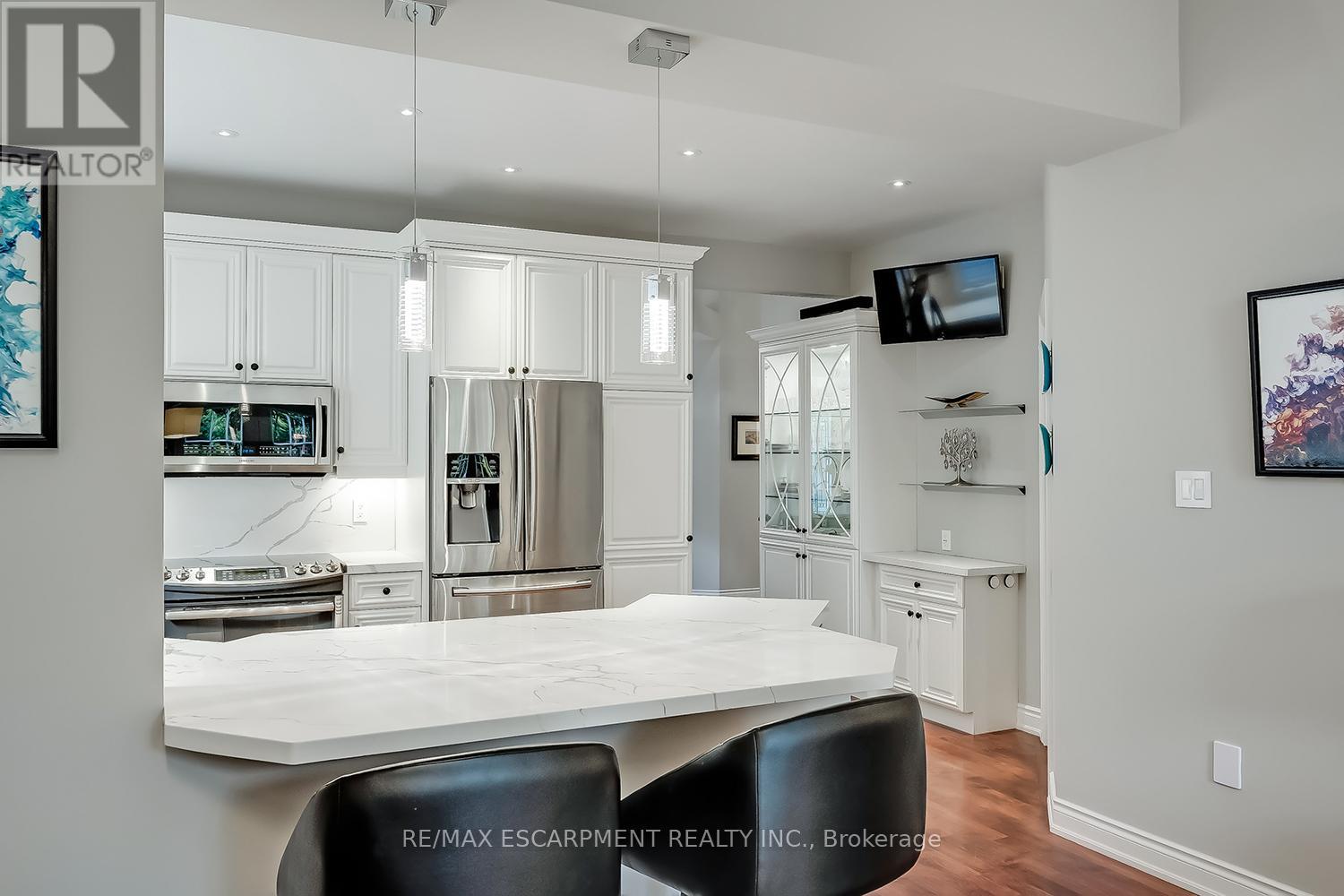 4304 Taywood Drive, Burlington, Ontario  L7M 4S7 - Photo 13 - W12489968