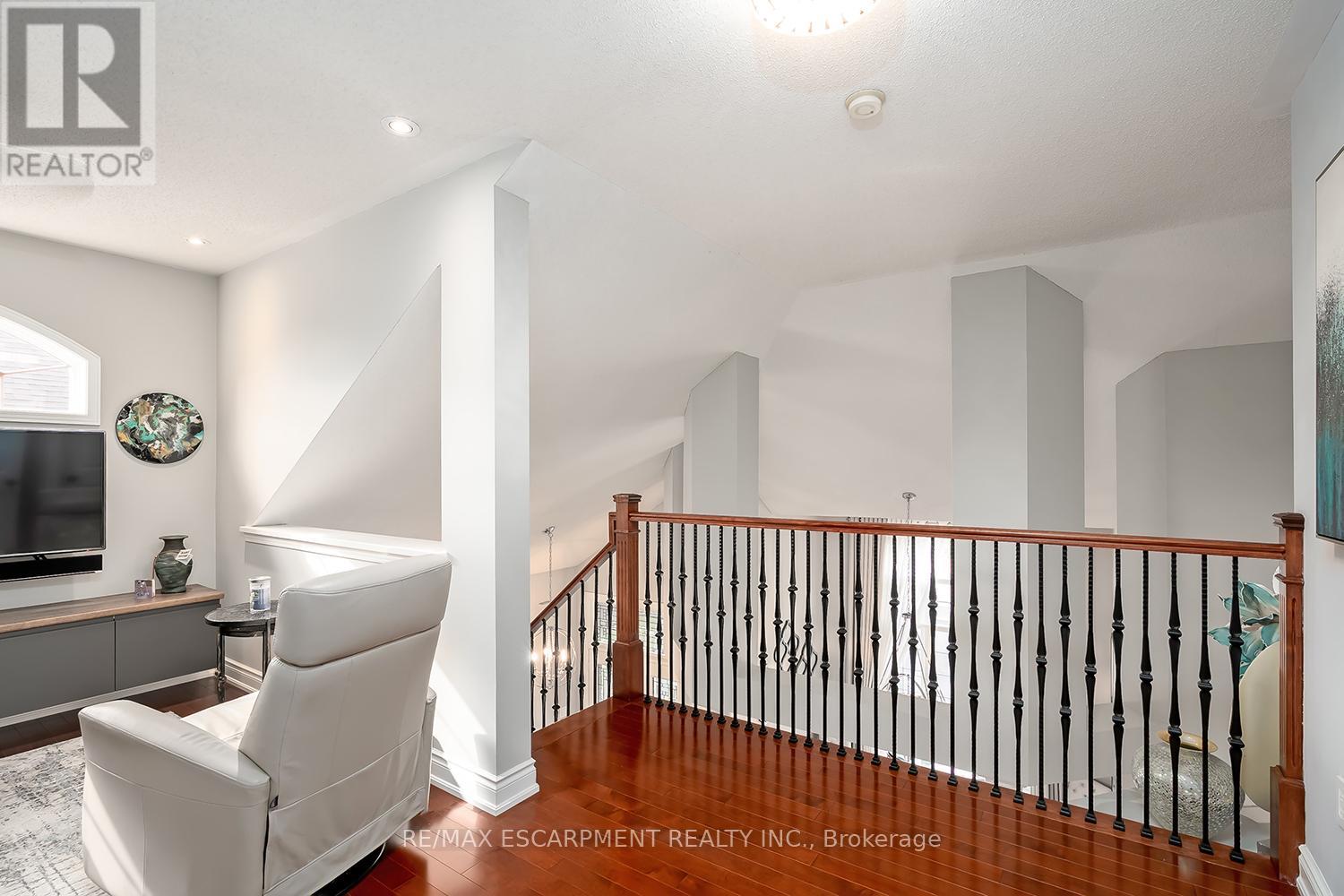 4304 Taywood Drive, Burlington, Ontario  L7M 4S7 - Photo 19 - W12489968