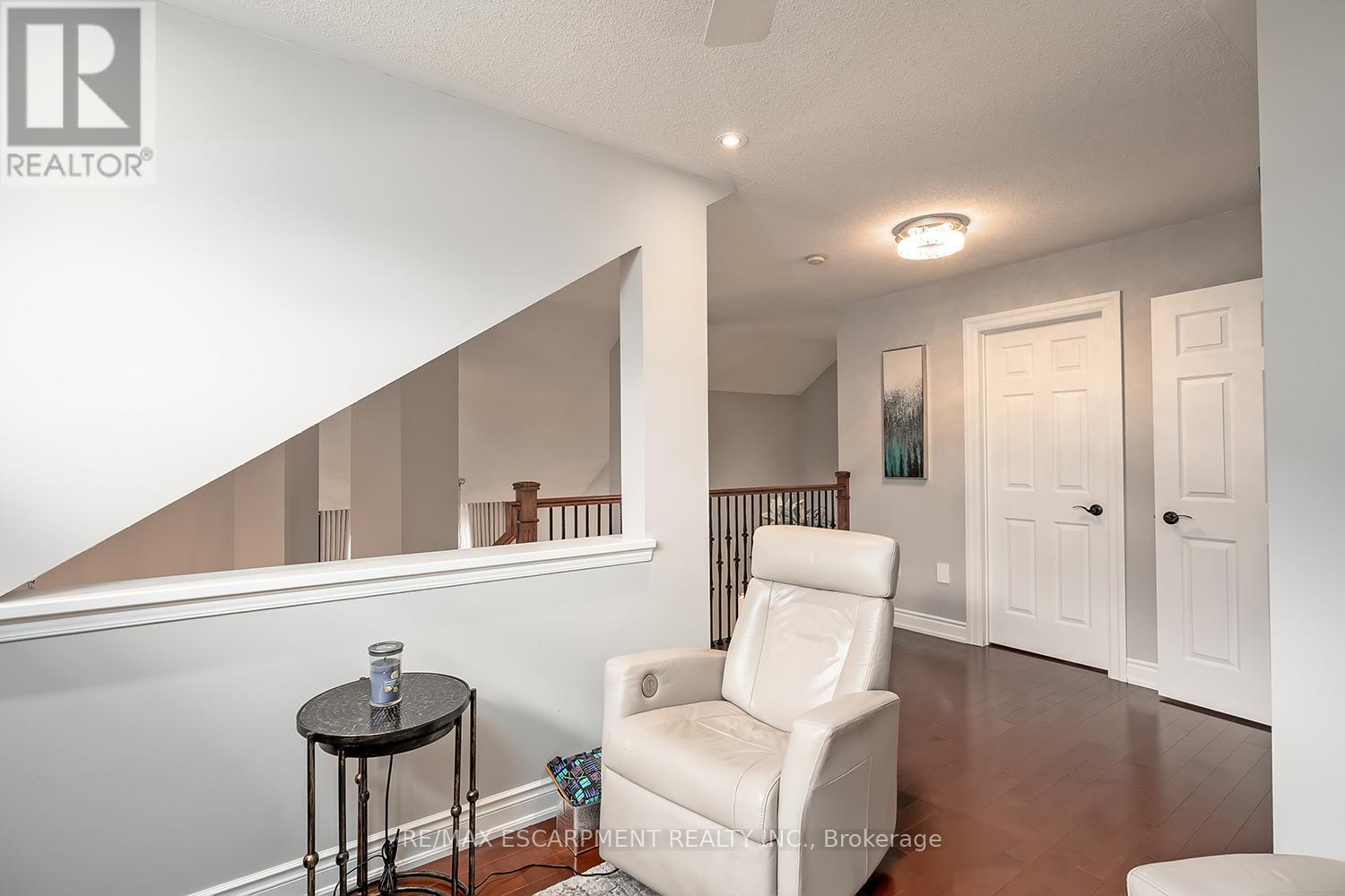 4304 Taywood Drive, Burlington, Ontario  L7M 4S7 - Photo 22 - W12489968