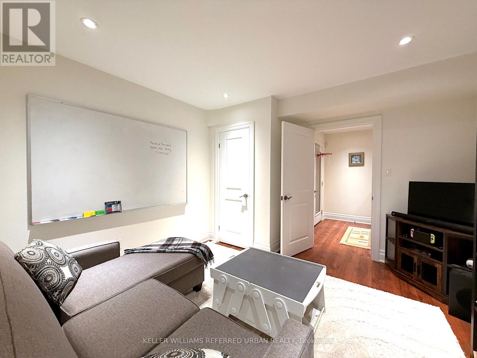 72 Laurel Avenue, Toronto, Ontario  M9B 4T2 - Photo 26 - W12490028