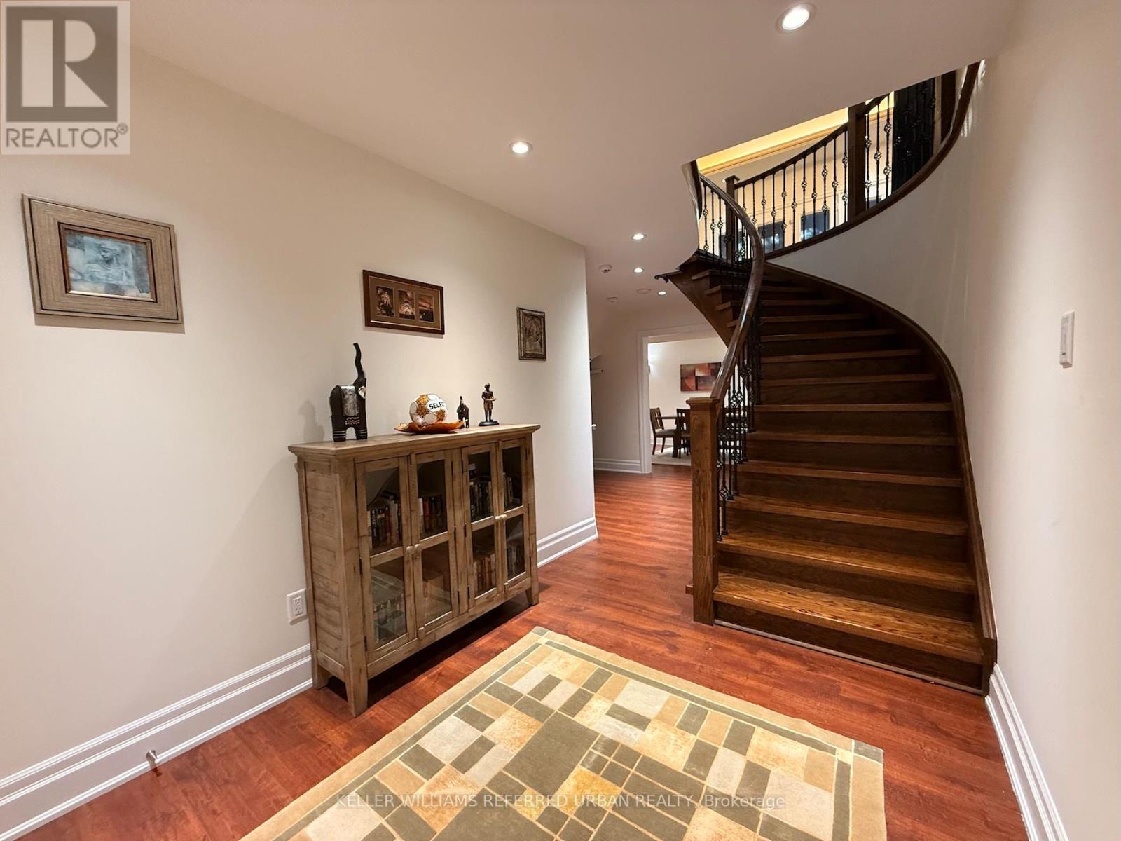 72 Laurel Avenue, Toronto, Ontario  M9B 4T2 - Photo 27 - W12490028