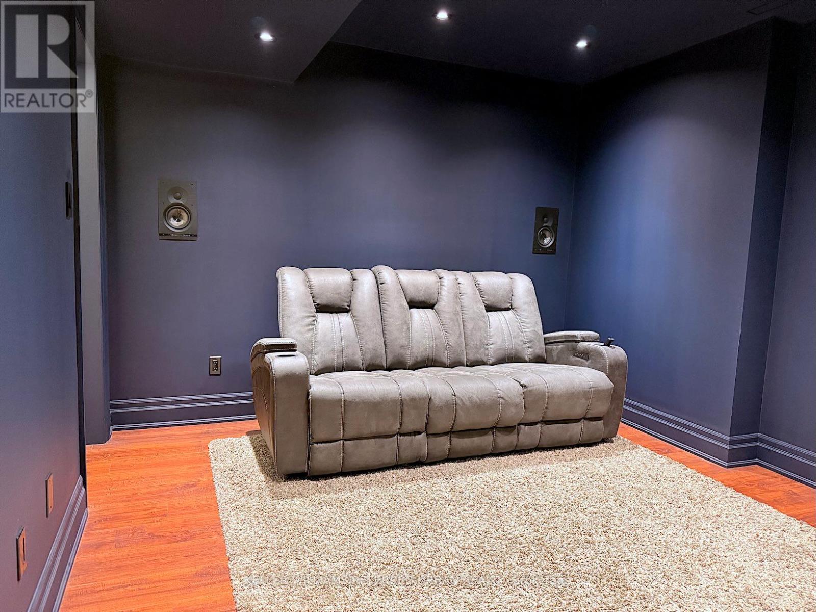 72 Laurel Avenue, Toronto, Ontario  M9B 4T2 - Photo 28 - W12490028