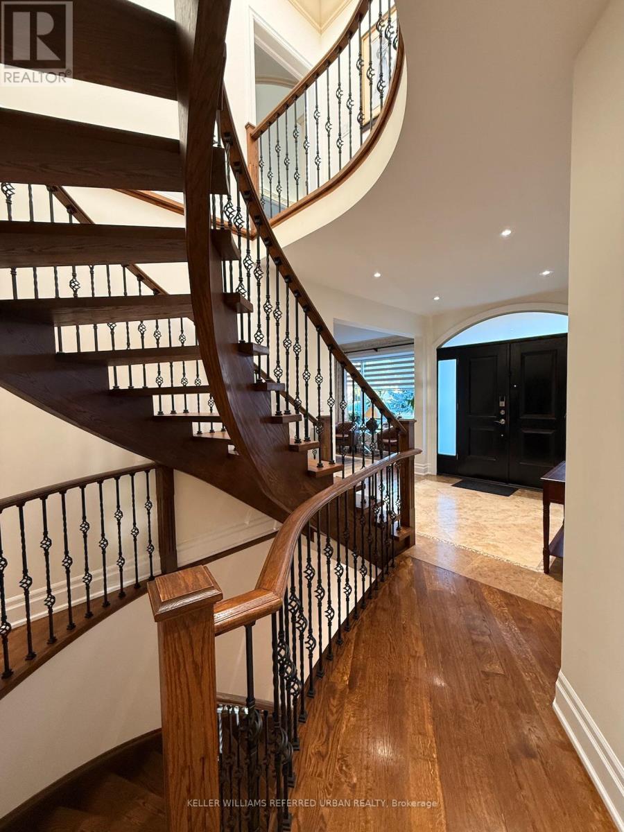 72 Laurel Avenue, Toronto, Ontario  M9B 4T2 - Photo 35 - W12490028